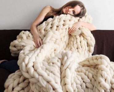 4 Hours From Now You Could Have This Cozy, Large Blanket Made With Your Own Two Hands