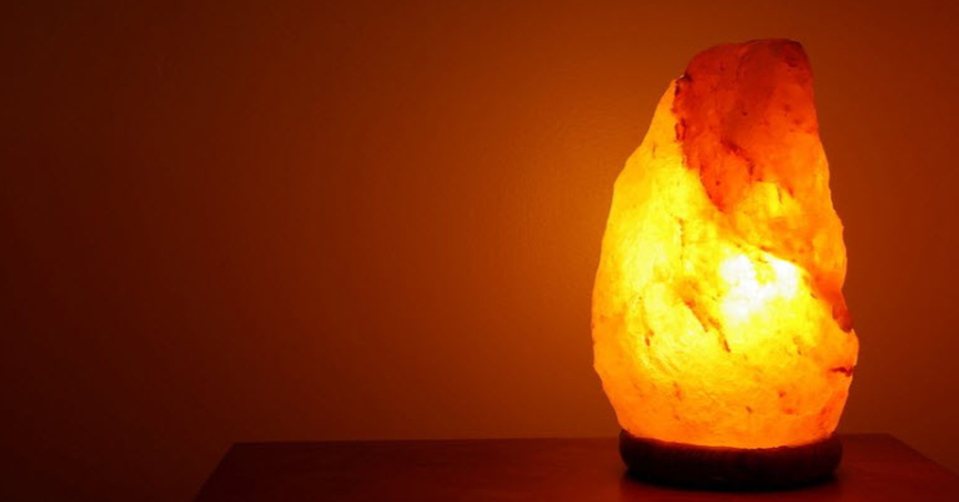 When You Use A Himalayan Salt Lamp It Benefits The Brain, Lungs And