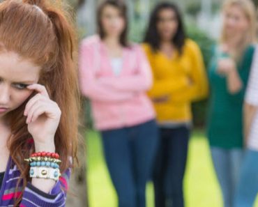 5 Hidden Behaviours That Can Help You Identify A Bully