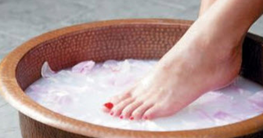 Мыльные ванночки. Солевые ванночки. Ванночки для ног при артрите. Ванночка для ног с солью.