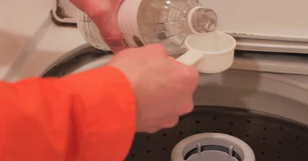Benefits Of Adding White Vinegar To Your Laundry You Never Knew