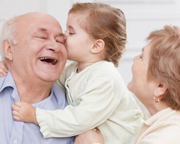 Study Claims That Bond Between Grandparents and Grandchildren Has Health Benefits for Both