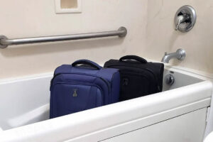 Experts Send Out Urgent Warning: Put Your Luggage In The Bathtub When You Stay At Any Hotel